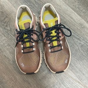 On Running Shoes Like New!!! - US 6.5W